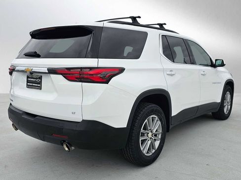 Used 2023 Chevrolet Traverse LT FWD image 3