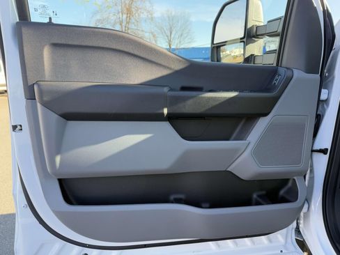 New 2025 Ford F550 4x4 Crew Cab Super Duty image 8