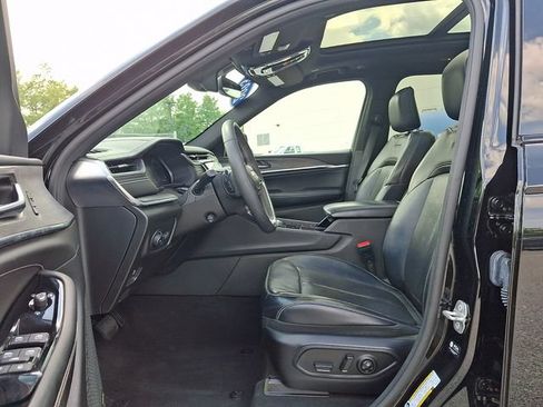 Used 2023 Jeep Grand Cherokee L Overland AWD/4WD image 16