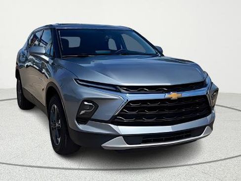 Used 2024 Chevrolet Blazer LT image 2