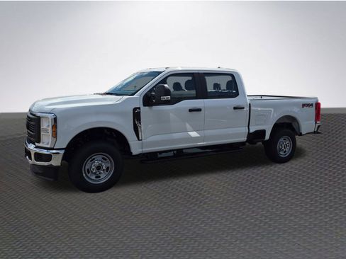 New 2026 Ford F250 XL w/ FX4 Off-Road Package image 2