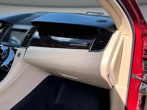 Used 2017 Ford Taurus Limited image 25