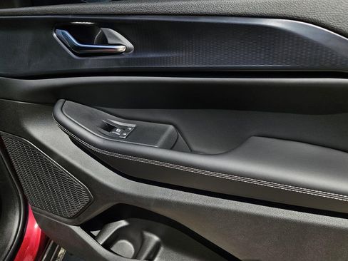 New 2026 Jeep Grand Cherokee L Laredo image 9