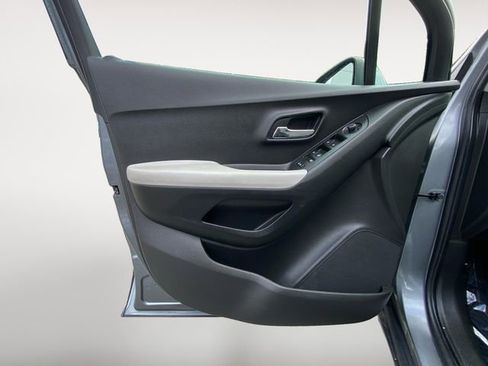 Used 2020 Chevrolet Trax LS w/ Tint and Cruise Package image 16