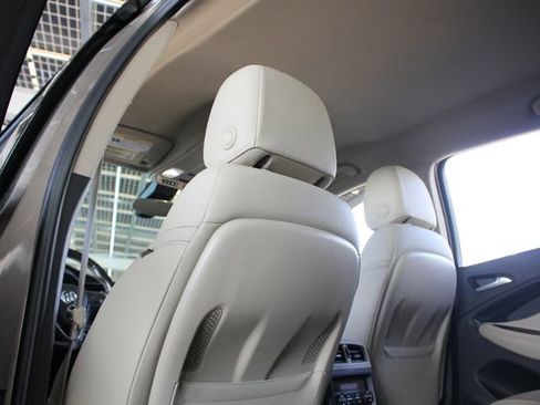 Used 2018 Buick Envision Premium w/ Driver Confidence Package image 31