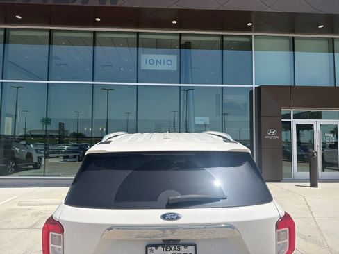 Used 2021 Ford Explorer Limited RWD image 6