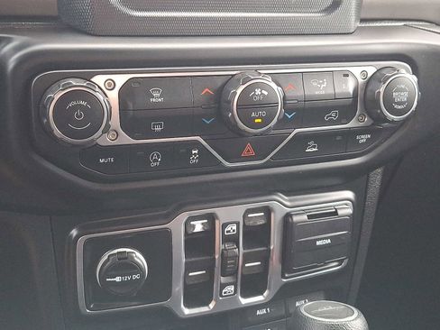 Used 2020 Jeep Gladiator Sport w/ Quick Order Package 24S AWD/4WD image 15
