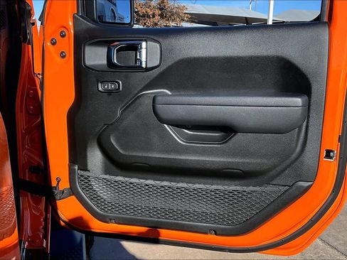 Certified 2025 Jeep Wrangler Sport image 21