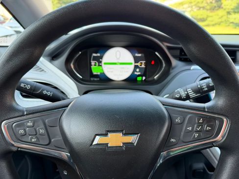 Used 2018 Chevrolet Bolt LT FWD image 25