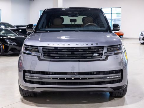 Used 2025 Land Rover Range Rover SE AWD/4WD image 11