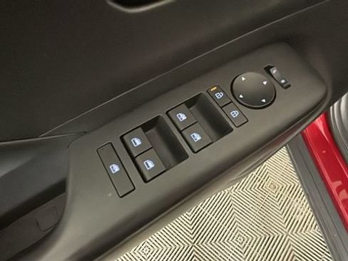 Certified 2025 Hyundai Kona SEL AWD/4WD image 10