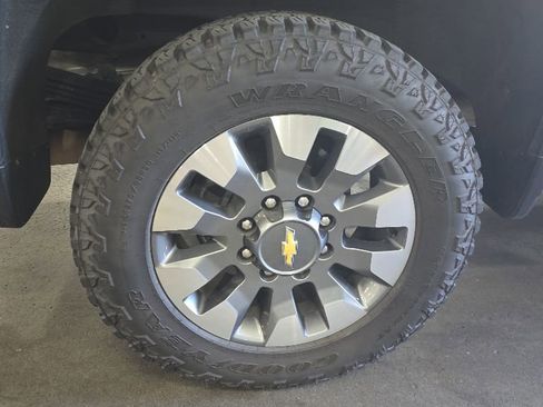 Used 2024 Chevrolet Silverado 2500 LT AWD/4WD image 22