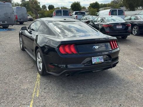 Used 2020 Ford Mustang Coupe RWD image 4
