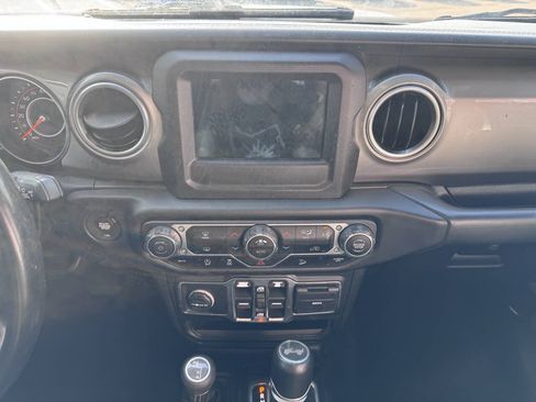 Used 2020 Jeep Wrangler Unlimited Sahara AWD/4WD image 23