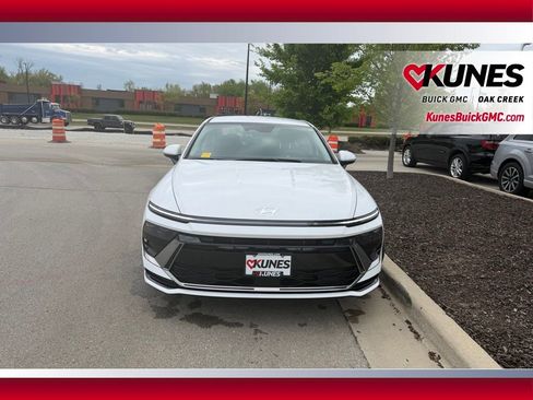 Used 2026 Hyundai Sonata SEL FWD image 2
