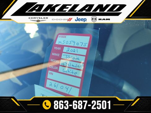 Used 2021 Toyota Highlander LE FWD image 10