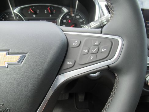 Used 2023 Chevrolet Equinox LT FWD image 26