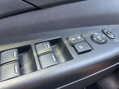 Used 2016 Honda CR-V SE image 24