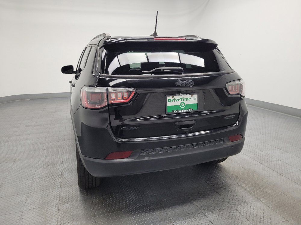 Used 2017 Jeep Compass Latitude w/ Popular Equipment Group AWD/4WD image 6