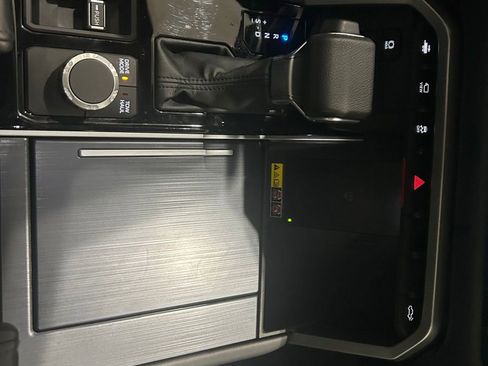 Used 2025 Toyota Tundra Platinum image 13