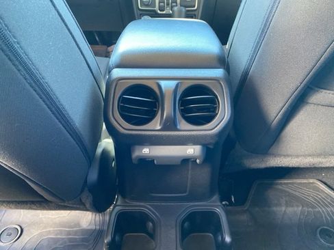 Used 2023 Jeep Gladiator Willys image 26