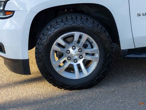 Used 2019 Chevrolet Suburban LT image 8