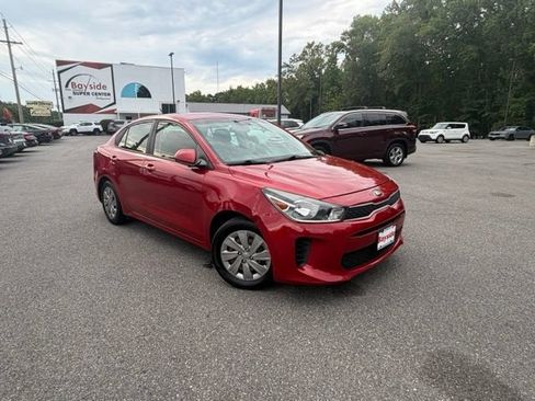 Used 2019 Kia Rio S FWD image 2