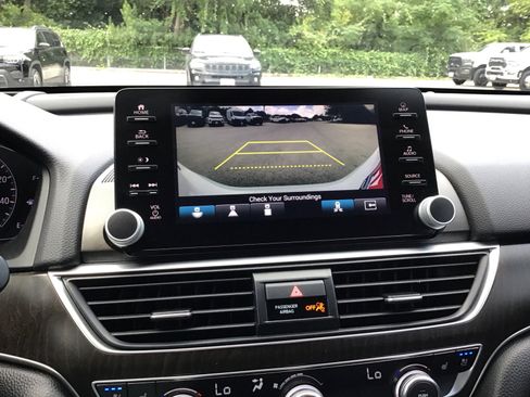 Used 2021 Honda Accord Touring image 14