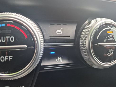 Used 2019 Genesis G70 3.3T Advanced AWD/4WD image 21