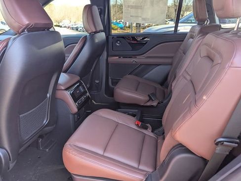 New 2026 Lincoln Aviator Reserve w/ Jet Appearance Package RWD image 14