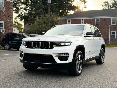 Used 2024 Jeep Grand Cherokee Limited 4xe AWD/4WD image 1