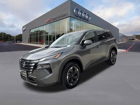 Used 2025 Nissan Rogue SV FWD image 1
