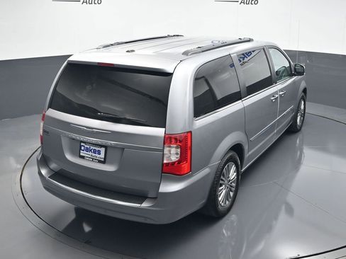 Used 2013 Chrysler Town & Country Touring-L w/ Driver Convenience Group FWD image 51