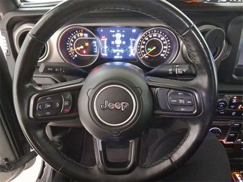 Used 2021 Jeep Gladiator Willys image 22