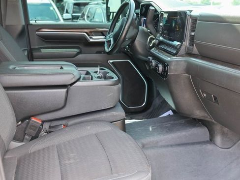 Used 2024 Chevrolet Silverado 2500 LT image 17