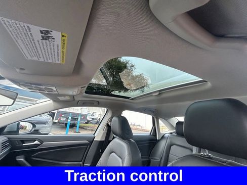 Used 2021 Volkswagen Jetta SE image 10