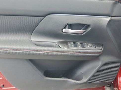 New 2026 Nissan Kicks SR FWD image 12