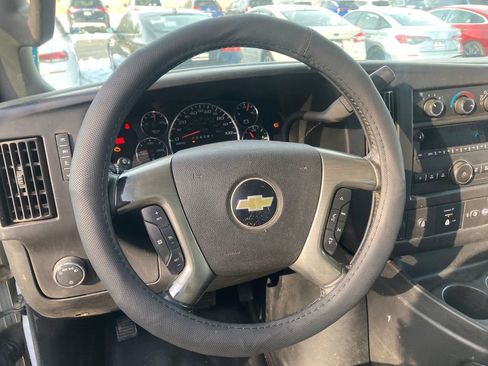 Used 2018 Chevrolet Express 2500 w/ Driver Convenience Package image 18