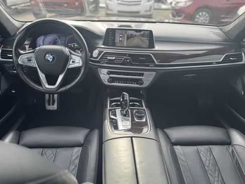 Used 2017 BMW 750i RWD image 21