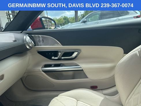 Used 2022 Mercedes-Benz SL 55 AMG 4MATIC image 26