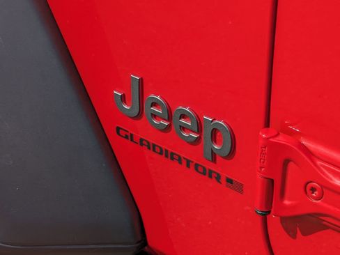 Used 2023 Jeep Gladiator Rubicon w/ Trailer Tow Package image 8