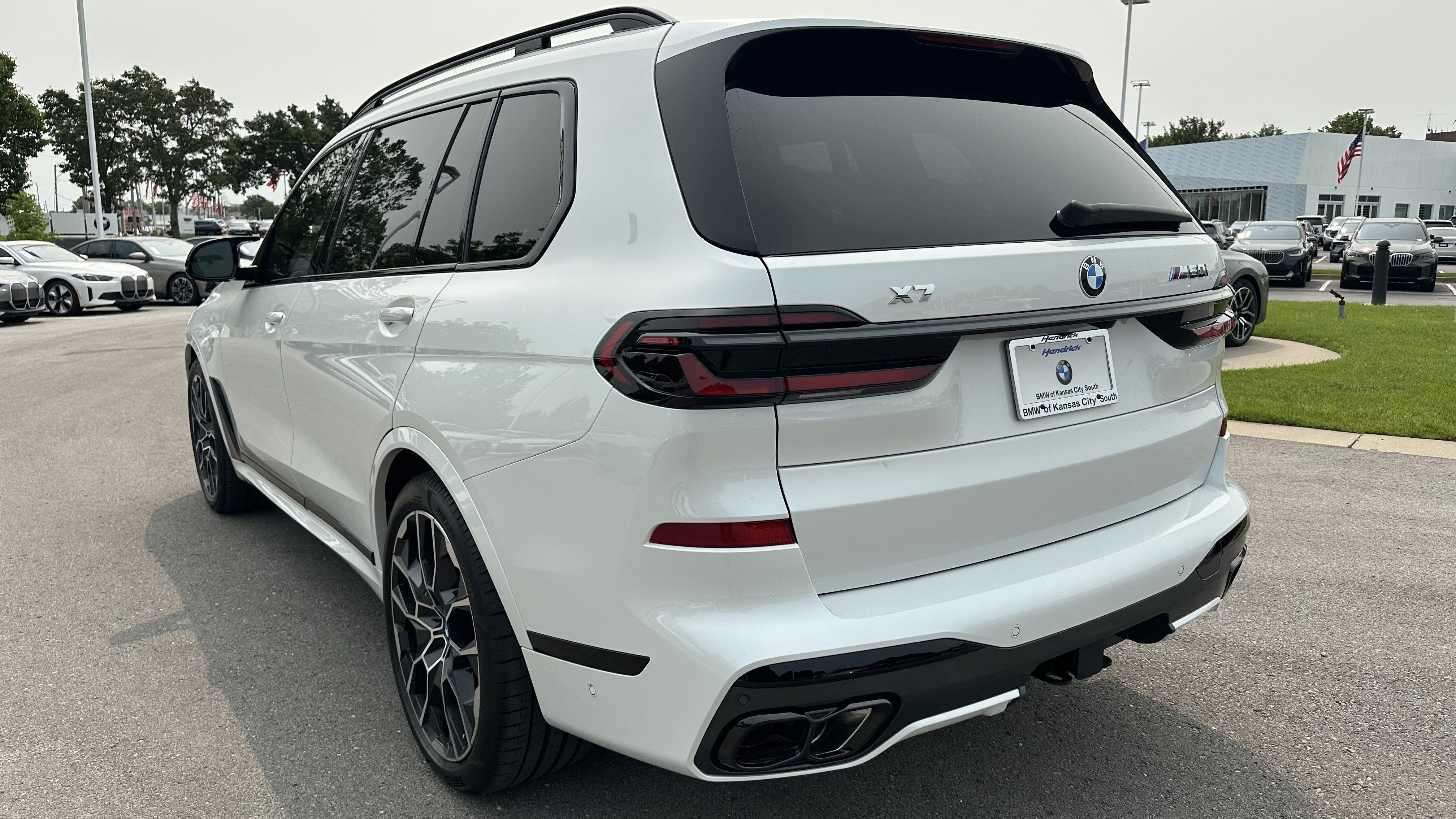 Certified 2026 BMW X7 M60i AWD/4WD image 8