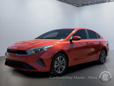 Used 2023 Kia Forte LXS w/ LXS Technology Package FWD image 9