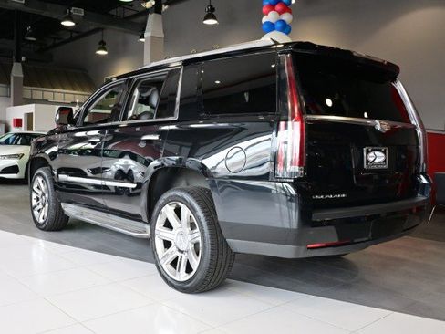 Used 2015 Cadillac Escalade Luxury AWD/4WD image 7