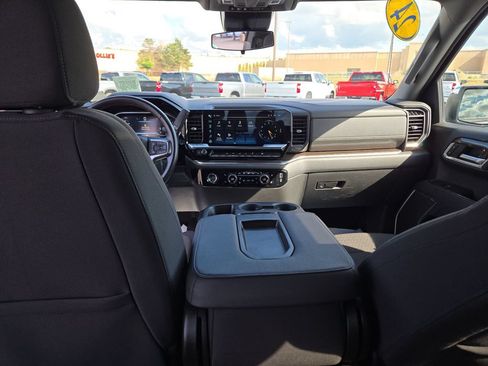 Used 2024 Chevrolet Silverado 1500 LT AWD/4WD image 17