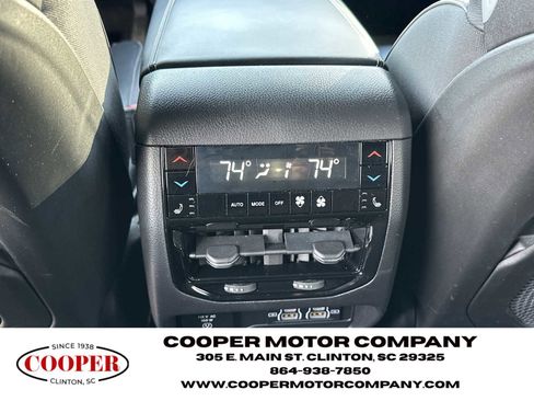 Used 2022 Jeep Grand Cherokee Overland w/ Advanced Protech Group III image 22