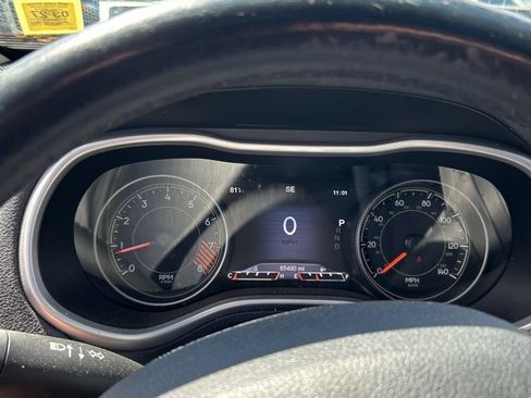 Used 2015 Jeep Cherokee Limited AWD/4WD image 9