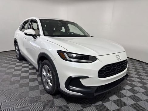 Used 2023 Honda HR-V LX image 9