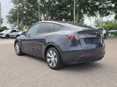 Used 2024 Tesla Model Y Long Range AWD/4WD image 6