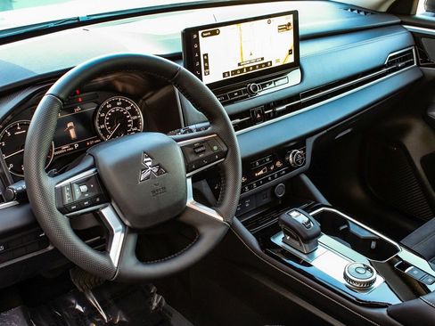 New 2026 Mitsubishi Outlander Trail Edition image 15